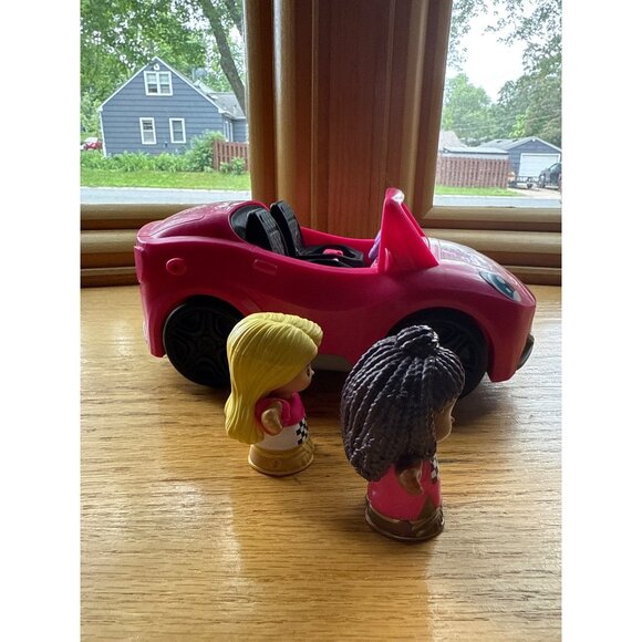 Fisher-Price Little People Barbie Convertible With 2 Figures - Picture 3 of 8
